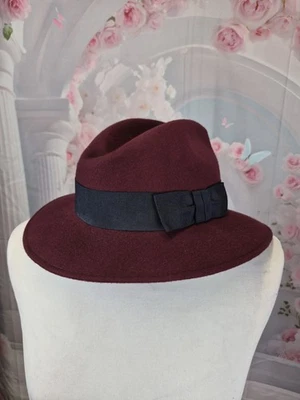 Sombrero Bettina Hecho en Italia 100% Lana Fedora Borgoña Vino Rojo Negro Borde Cinta - Imagen 1 de 4