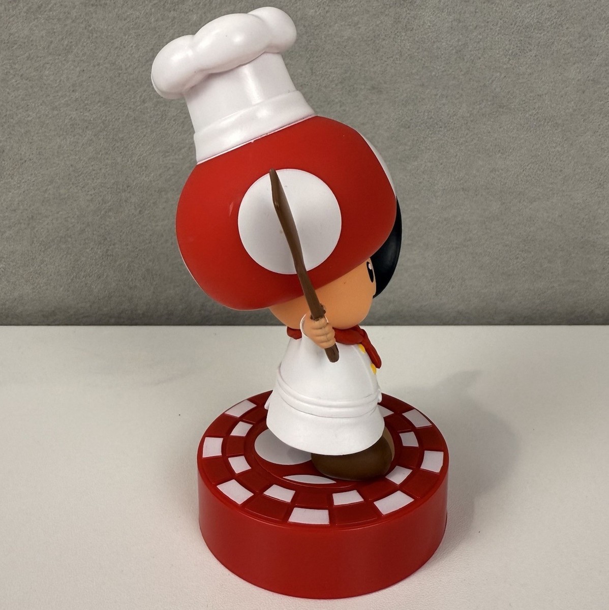 アトレティコマドリード　ユニ　old replica Universal Studios Hollywood Chef Toad Figure Statue Super Nintendo