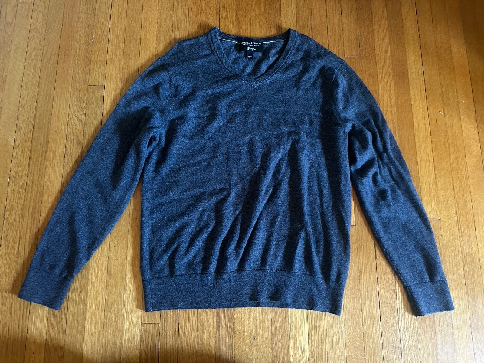 Banana Republic Baruffa Mens Charcoal Merino Wool V- Neck Sweater, Size L
