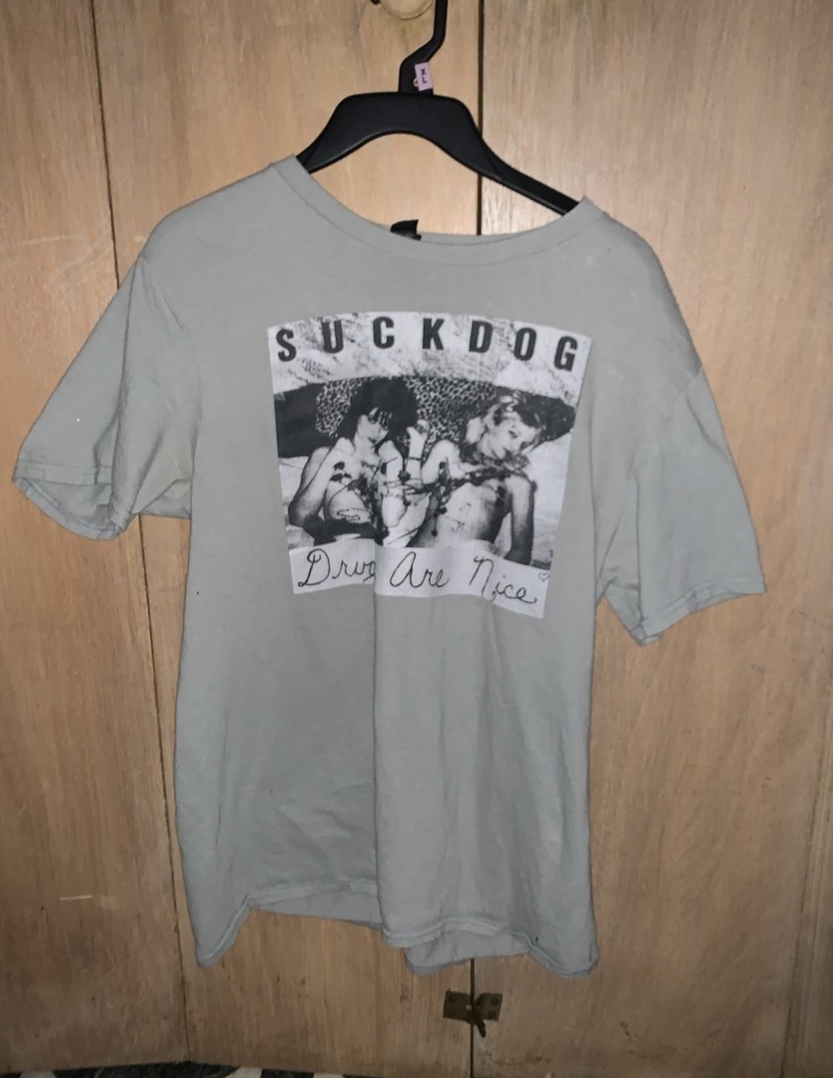 SUCKDOG DRUGS ARE NICE Greyscale Medium T-Shirt VG++ Lisa Carver Costes GG Allin