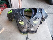 Schutt Youth Y-Flex 4.0 XLarge Piłka nożna Ochraniacze na ramię 34-36" Klatka piersiowa 15-16"