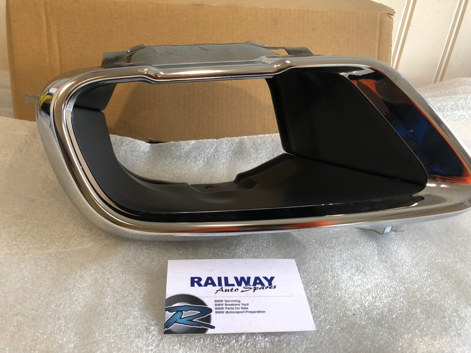 OEM BMW 2017-19 X5 X6 X7 G05 G06 G07 RIGHT EXHAUST PIPE TRIM  