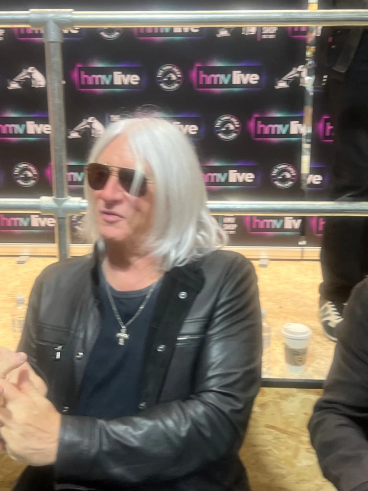 Def Leppard Drastic Symphonies Signed CD HMV Sheffield 20/05 See Pictures Proof — 第 2/4 张图片