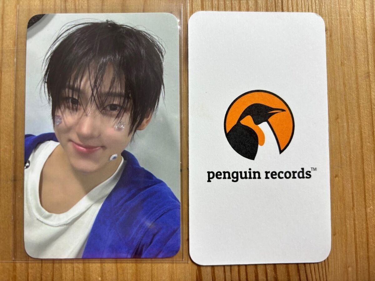 KICKFLIP - Flip it, Kick it! POP-UP STORE JYPSHOP POB PHOTO KICKFLIP - Flip it, Kick it! POP-UP STORE JYPSHOP POB PHOTO