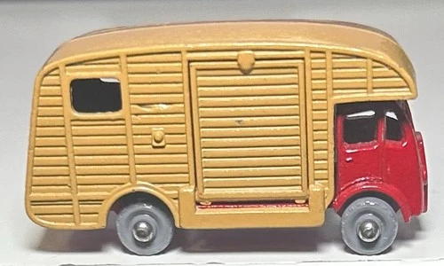Matchbox Lesney #35 Marshall Horse Box