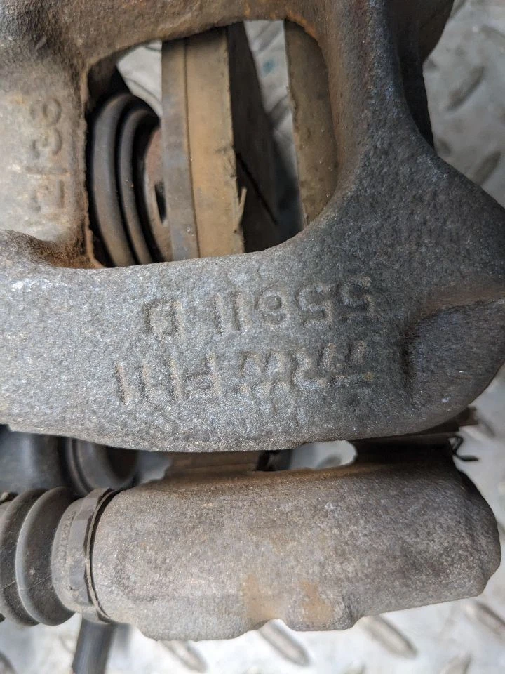 Juego de pinzas de freno traseras Jeep Renegade 2015-2020 32353471B OEM 1171805 Foto 4 de 4