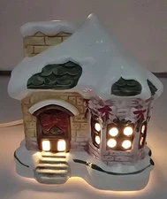 Vintage Lloyd Ceramic Light Up Christmas House Chimney Lamp Tabletop 6” 