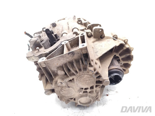 Volvo V50 6 Speed Manual Gearbox 2.0 D Diesel 100kW (136 HP) 8M5R-7002-FF 2007 - Picture 4 of 11