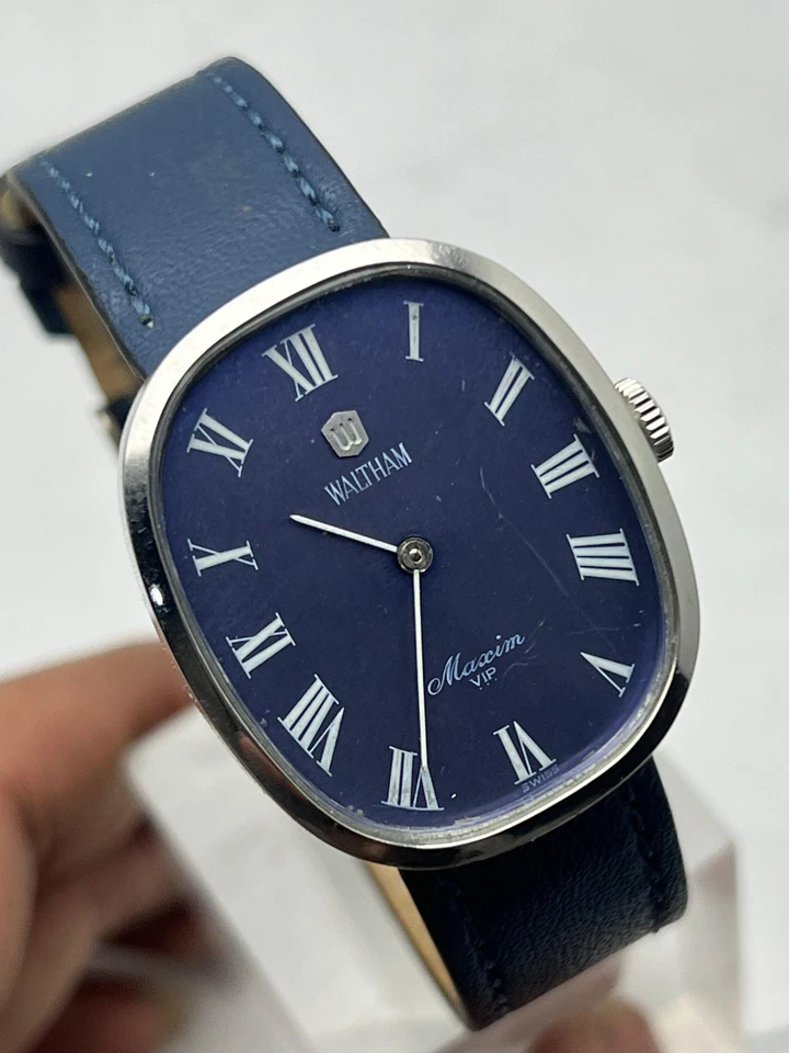 VINTAGE WALTHAM MAXIM VIP MANUAL WINDING RARE BLUE DIAL DRESS SWISS MADE WATCH - Image 4 of 4
