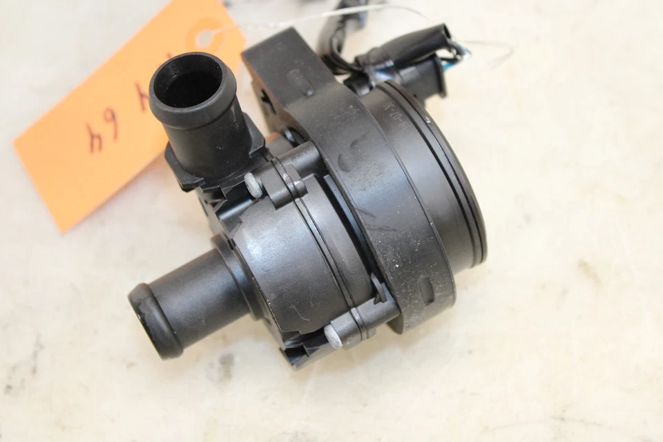 2017-2020 Fiat 124 Spider Auxiliary Coolant Pump 0392023226 OEM KY64 - Image 4 of 4