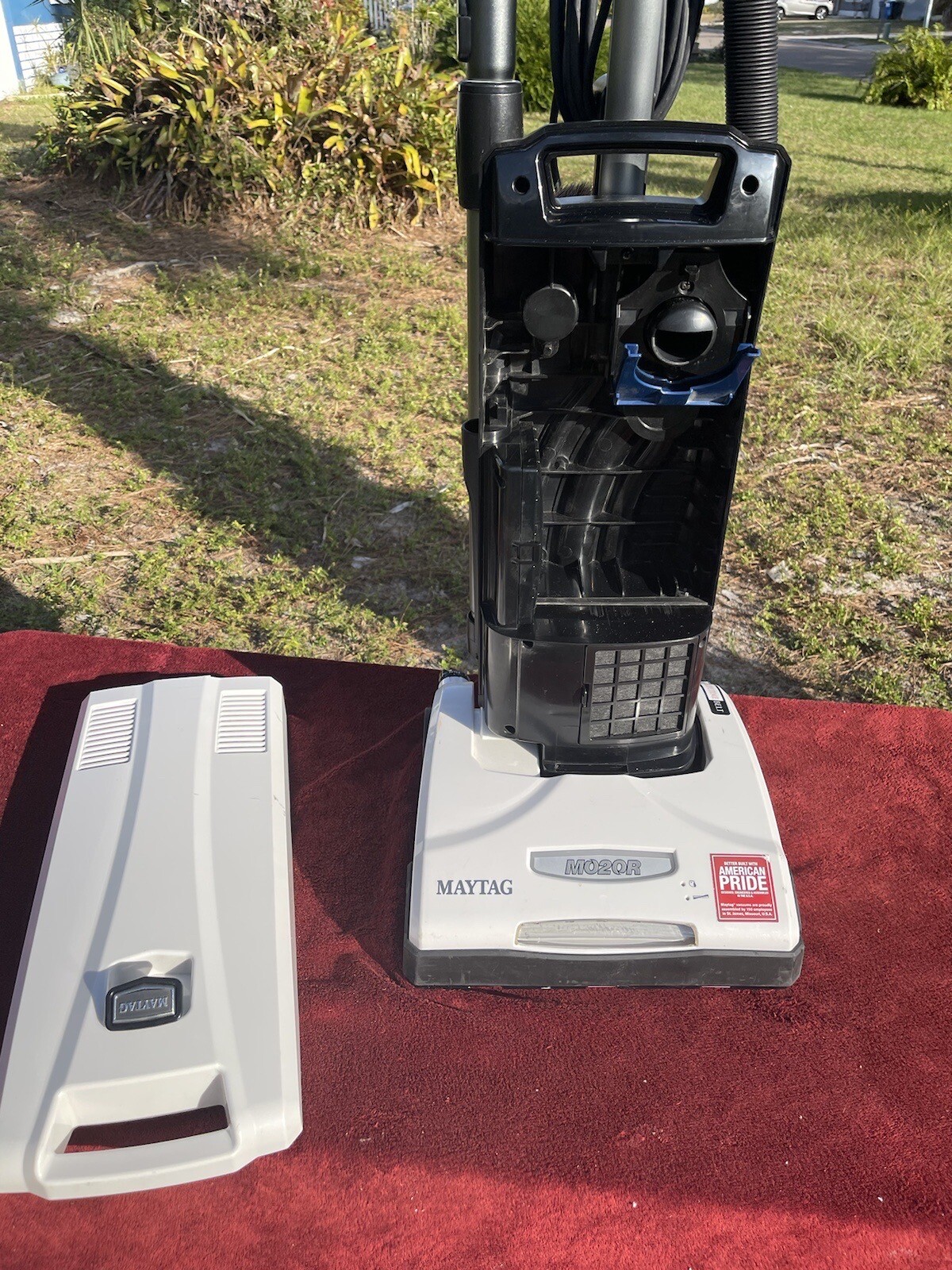 Maytag Upright Vacuum Cleaner Model M1200. GREAT CONDITION. eBay