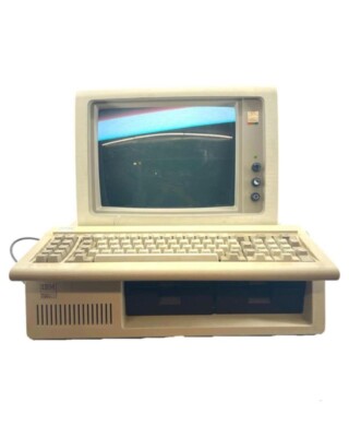 Vintaye IBM 5153 Monitor Keyboard And 5150 Disc Drive TURNS ON