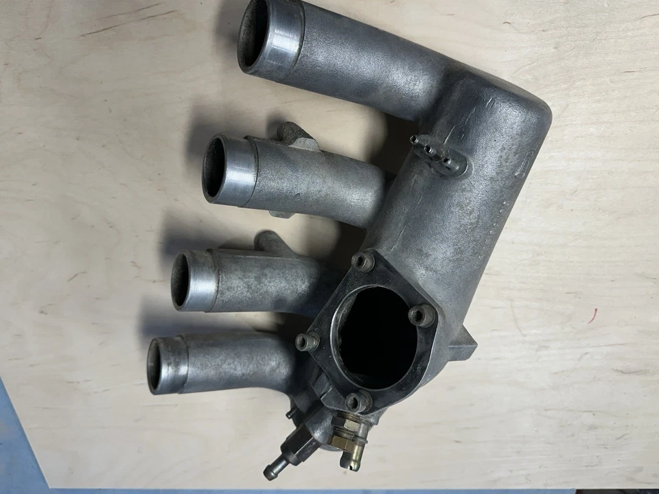 阿尔法·罗密欧蜘蛛进气歧管 2.0 S3 1982 年至 1989 年 — 第 2/4 张图片