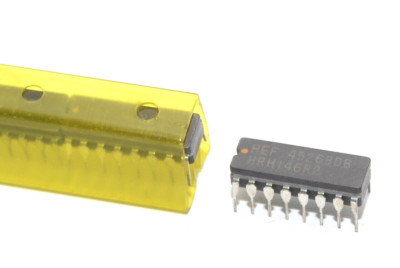 Programmable 4-Bit Binary Down Counter by Philips type HEF4526BDB, DIP16, NOS