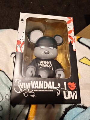 Mini Vandale 8'' Qee Bear Brandneu NY Expo Exklusiv Selten Mini Vandale