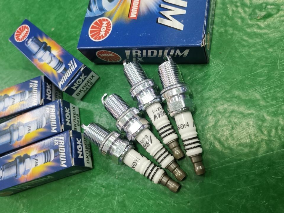 4pcs NGK IRIDIUM IX Spark Plug BKR6EIX 6418 For Audi BMW Suzuki VW Volvo Porsche