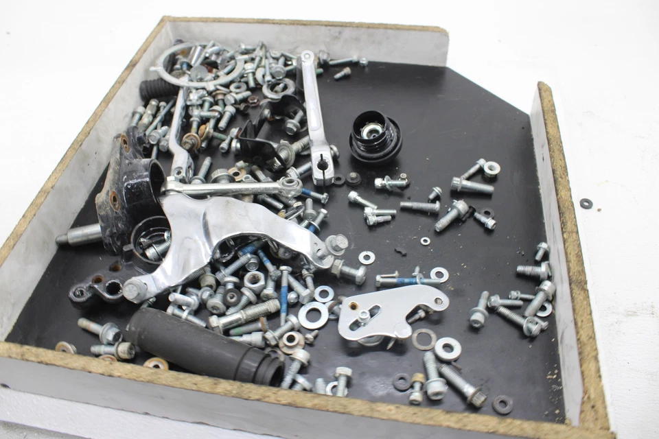 14-24 Harley-Davidson Ultra Limited Flhtk Misceláneos Tornillos Soportes Foto 3 de 4