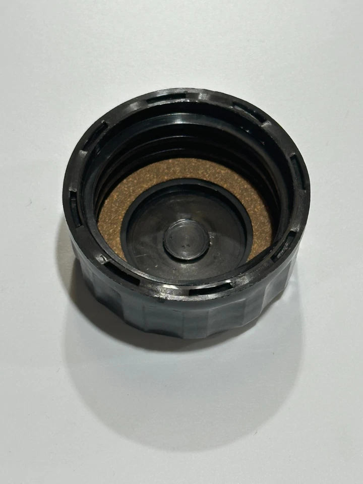 Nuevo tapón de gas combustible Shindaiwa 70064-85200 70064-85201 F18 T18 OEM NOS Foto 2 de 2