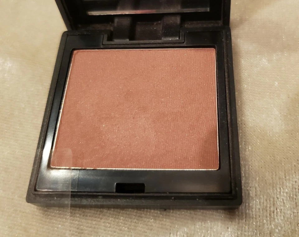 SUE DEVITT Studio Silky Blush NETANYA pressed powder .18 oz Rare HTF - Image 2 of 4