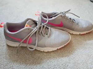 ladies grey nike trainers