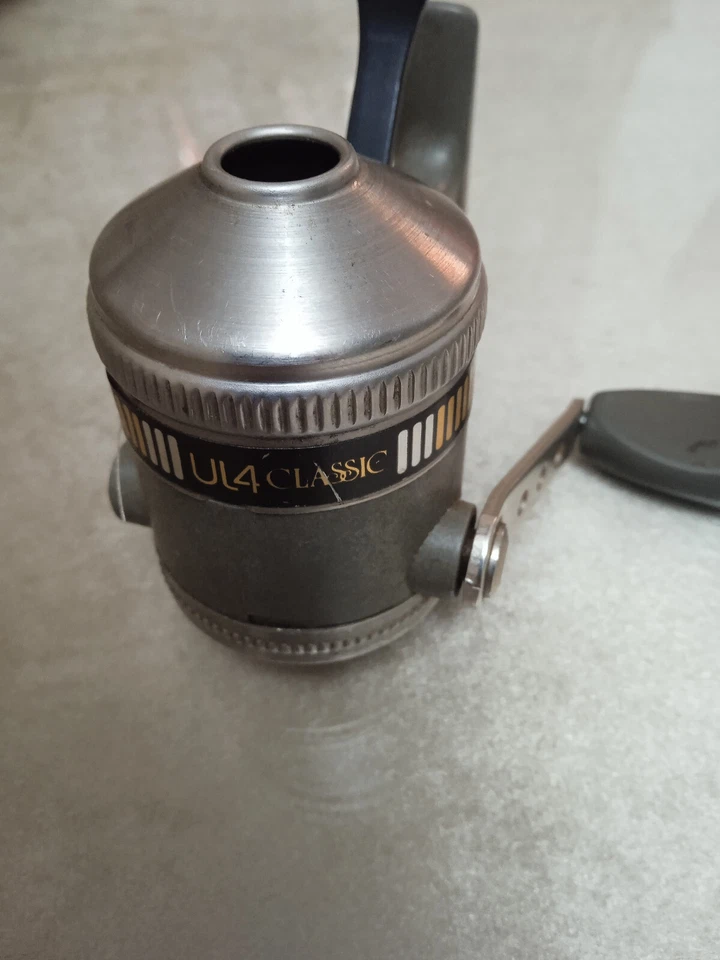 MOULINET DE Pèche ZEBCO UL 4 CLASSIC  belle pièce de collection - Photo 3/4