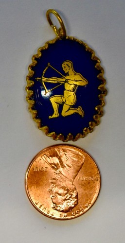 VINTAGE KOBALTBLAU MIT GOLD STERNKREISZEICHEN OVALER ANHÄNGER • SAGITARIUS 25 X 18 mm Spitze - Bild 3 von 3