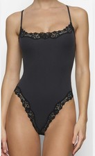 214.0 SKIMS NWT FITS EVERYBODY LACE CAMI BODYSUIT- ONYX - XSMALL