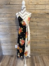 Farm Rio Women’s Size XS Nanaju Floral Print White And Black Wrap Dress V Neck