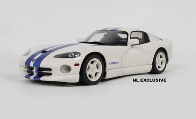 Dodge Viper GTS 1996 weiß/blau GT Spirit GT940 Neu in OVP white/blue new 1:18