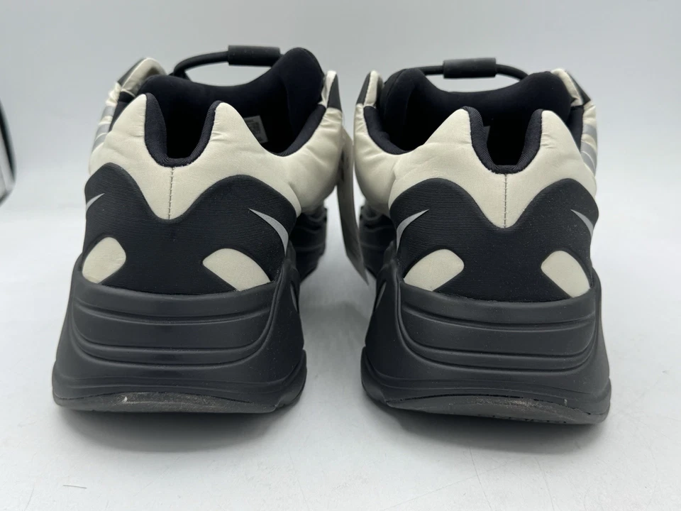 Adidas Yeezy Boost 700 MNVN Bone FY3729 para hombre talla 15 Foto 4 de 4