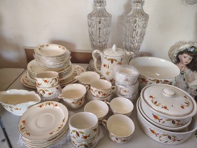  vintage Hall Superior China Jewel Tea Autumn Leaf pattern dinnerware pieces.