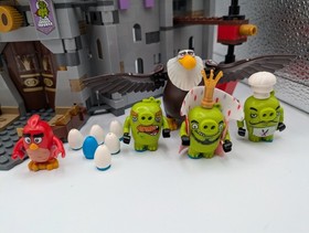 LEGO Angry Birds King Pigs Castle(75826)& Piggy Plane Attack(75822) 98% Complete