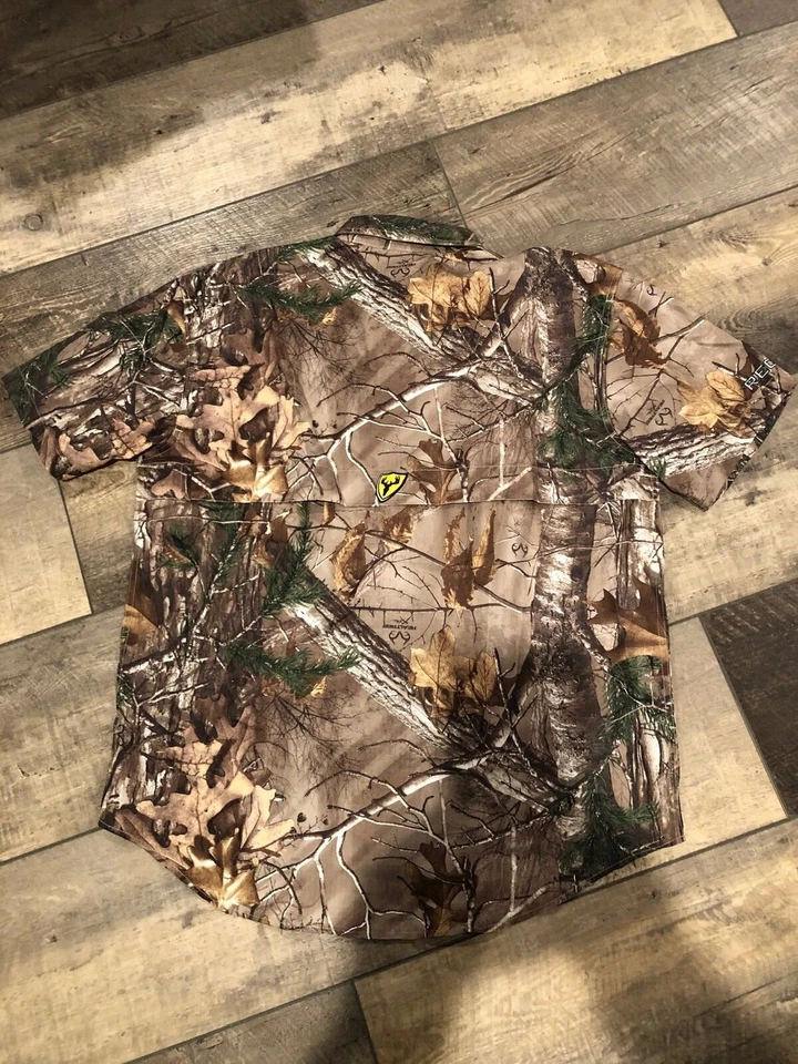 Scent Blocker Men's Recon Short Sleeve Button Down Shirt- Size Large - Image 2 of 2