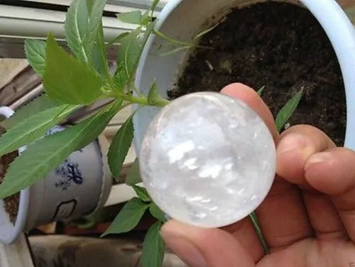 Hot NATURAL RAINBOW CLEAR QUARTZ CRYSTAL SPHERE BALL HEALING GEMSTONE 40-42mm@@ - Picture 4 of 4