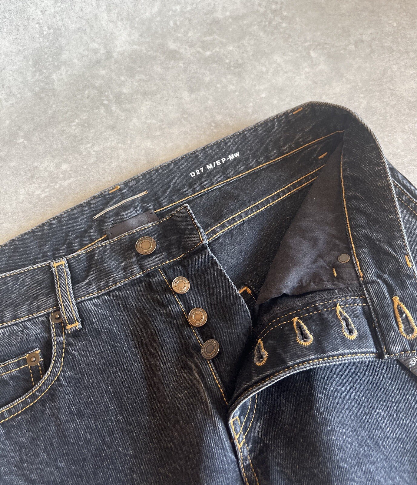 Jeans Saint Laurent nero lavato denim cropped taglia W32 L30 prezzo consigliato £490