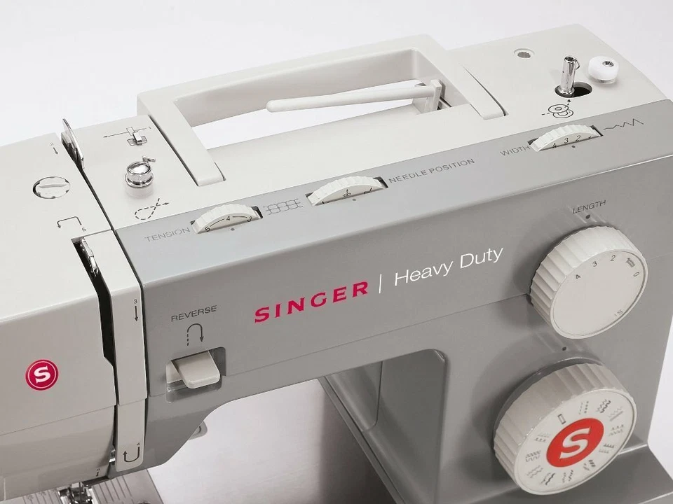 Singer Heavy Duty 4411 Sewing Machine with 11 Built-in Stitches, Metal Frame  - Image 4 of 4