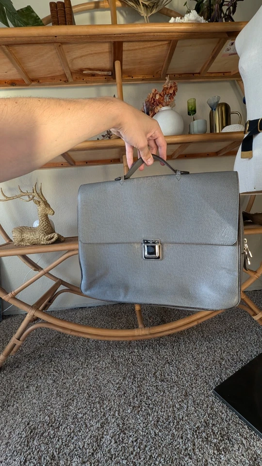 Bolso de negocios Louis Vuitton 2009 Vasili PM Taiga gris para hombre Foto 3 de 4