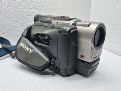 Sony CCD-TRV89E Hi8 Handycam Camcorder + 1 Battery, Charger