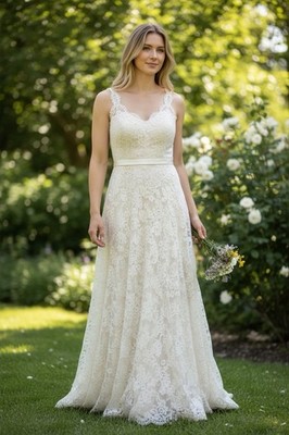 Paloma Blanca  Lace Sleeveless Wedding Dress  Small