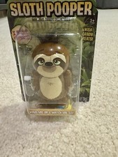   NIB  Sloth Pooper Wind-Up Candy Dispenser Treat Street Walks  Poops Candy