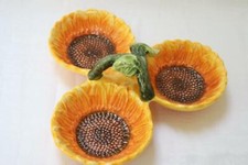 MAXCERA SUNFLOWER FLOWER SHAPED 3-SECTION CONDIMENT SERVING DISH - YELLOW - NEW