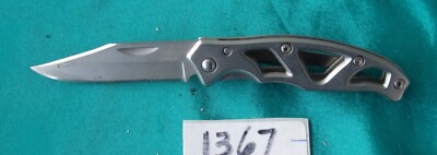Gerber small pocket knife with clip - (item #1367)
