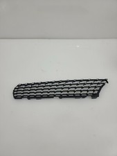 Oem 2017 - 2019 Mercedes C300 Front Diamond Grille Right Upper A2058882060