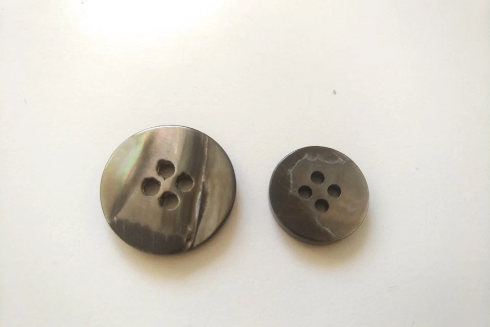 2 mother of pearl suit replacement buttons 15mm and 20mm - Image 2 of 2
