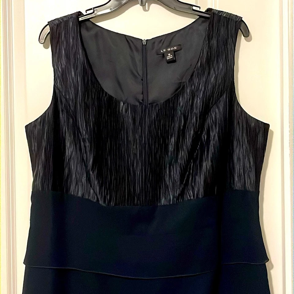 Vestido formal azul medianoche sin mangas Le Bos Foto 2 de 4