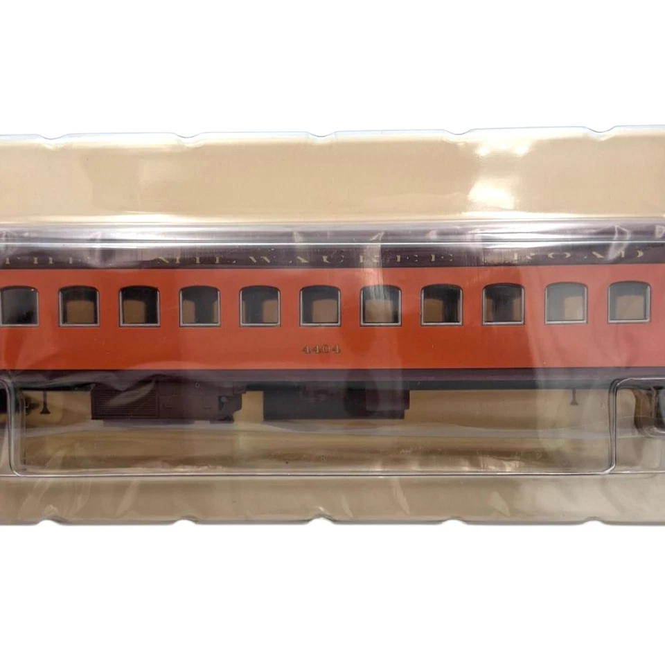 HO Fox Valley Models Milwaukee Road Coach Passenger Car Hiawatha 10033-E 282 - Image 3 of 4
