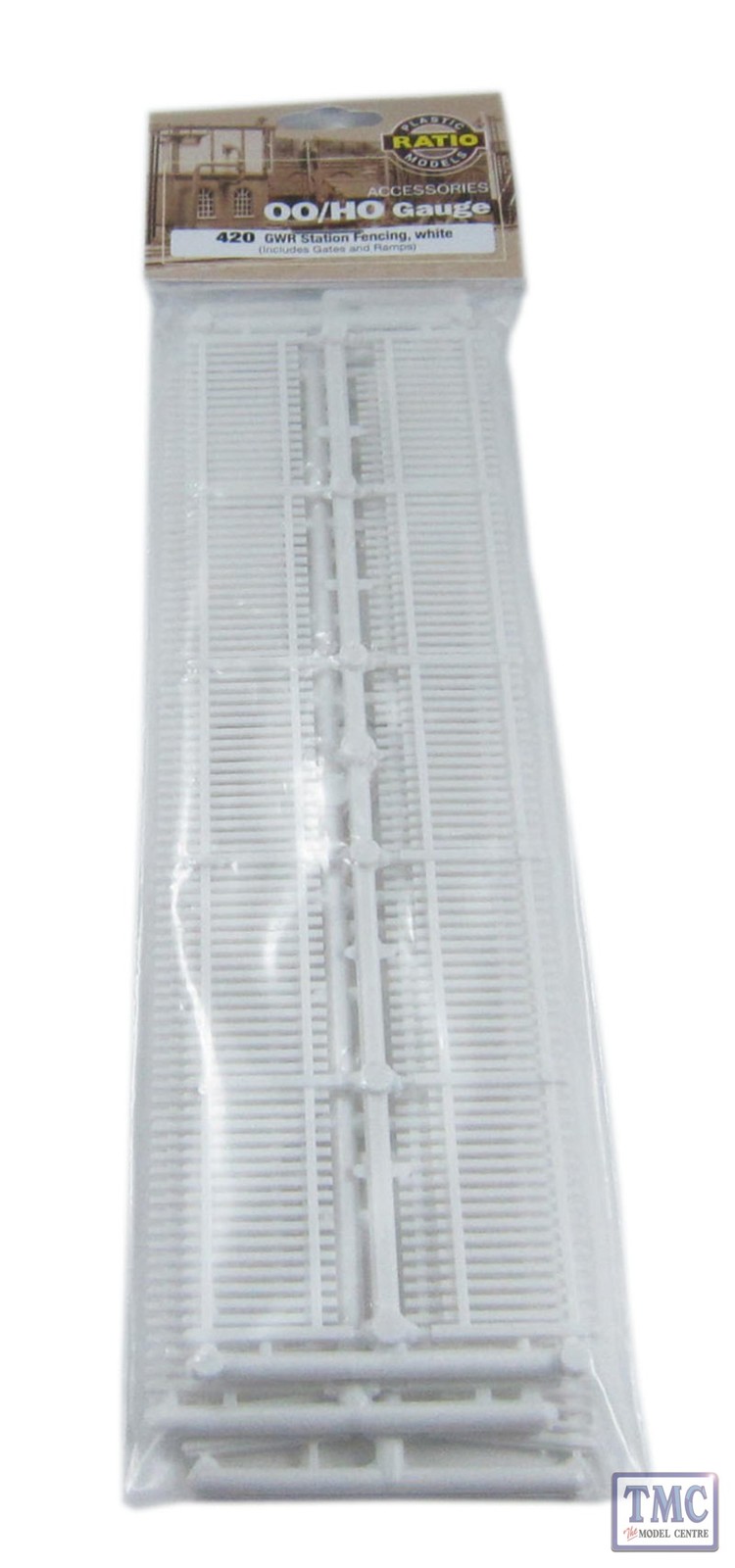 420 Ratio GWR Station Fencing, White, (inc. gates & ramps) OO Gauge Plastic Kit