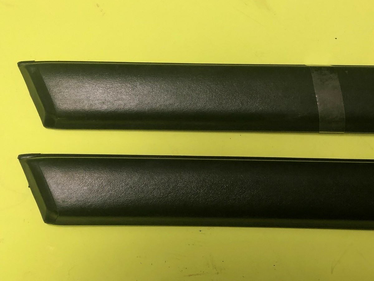 Datsun Nissan Bluebird 910 Rear Fender Moulding Trim Set 78872