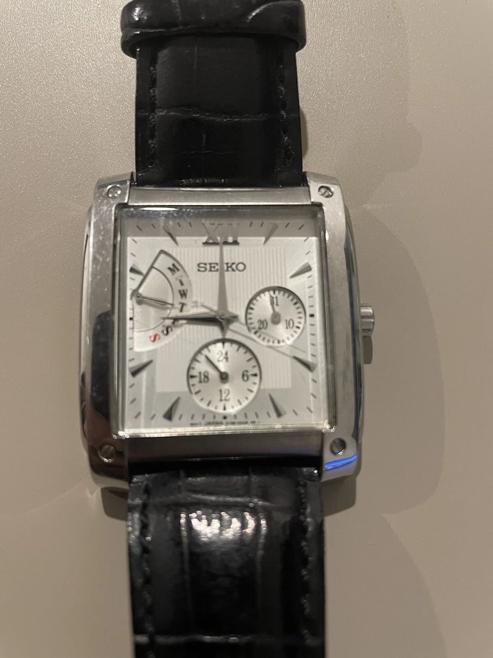 Seiko 5Y66-0AC0 R2 Water Resistant Quartz Japan Movement Men's Watch 35mm