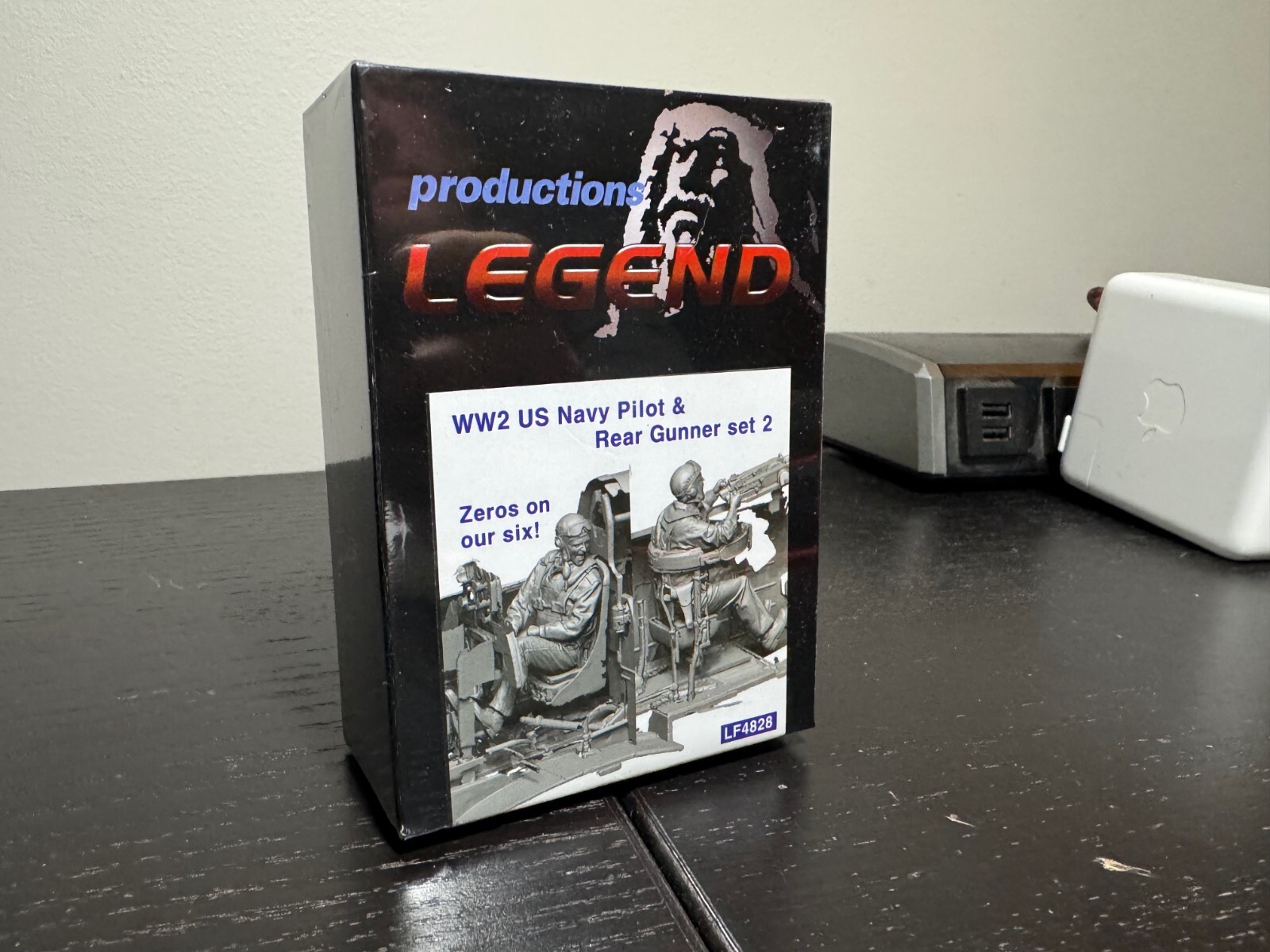 1/48 Legend Production WW2 US Navy Pilot & Rear Gunner (Engaged) Set 2 #LF4828